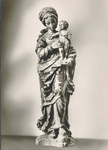 851207 Afbeelding van een eikenhouten gepolychromeerd beeldje van een Madonna (School Colyn de Nole, Utrecht, midden ...